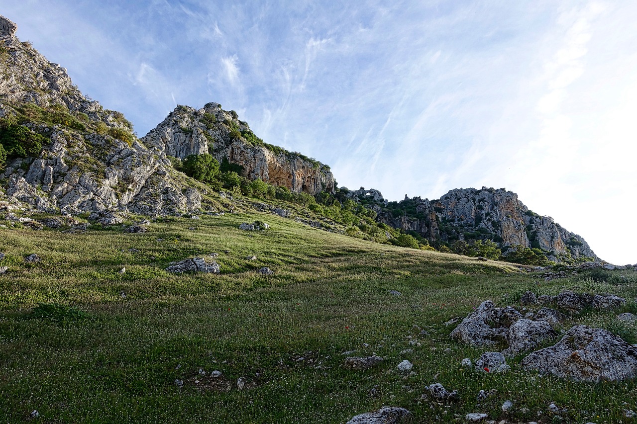 A Guide to the Best Outdoor Adventures in the Rockies